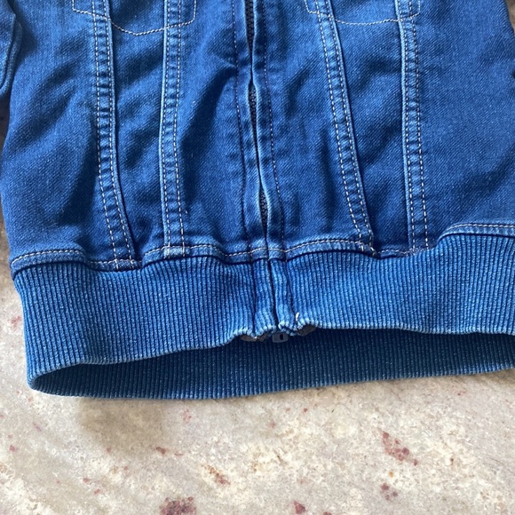 Levi’s infant front zip jean jacket.  Size 24 months - Picture 7 of 8